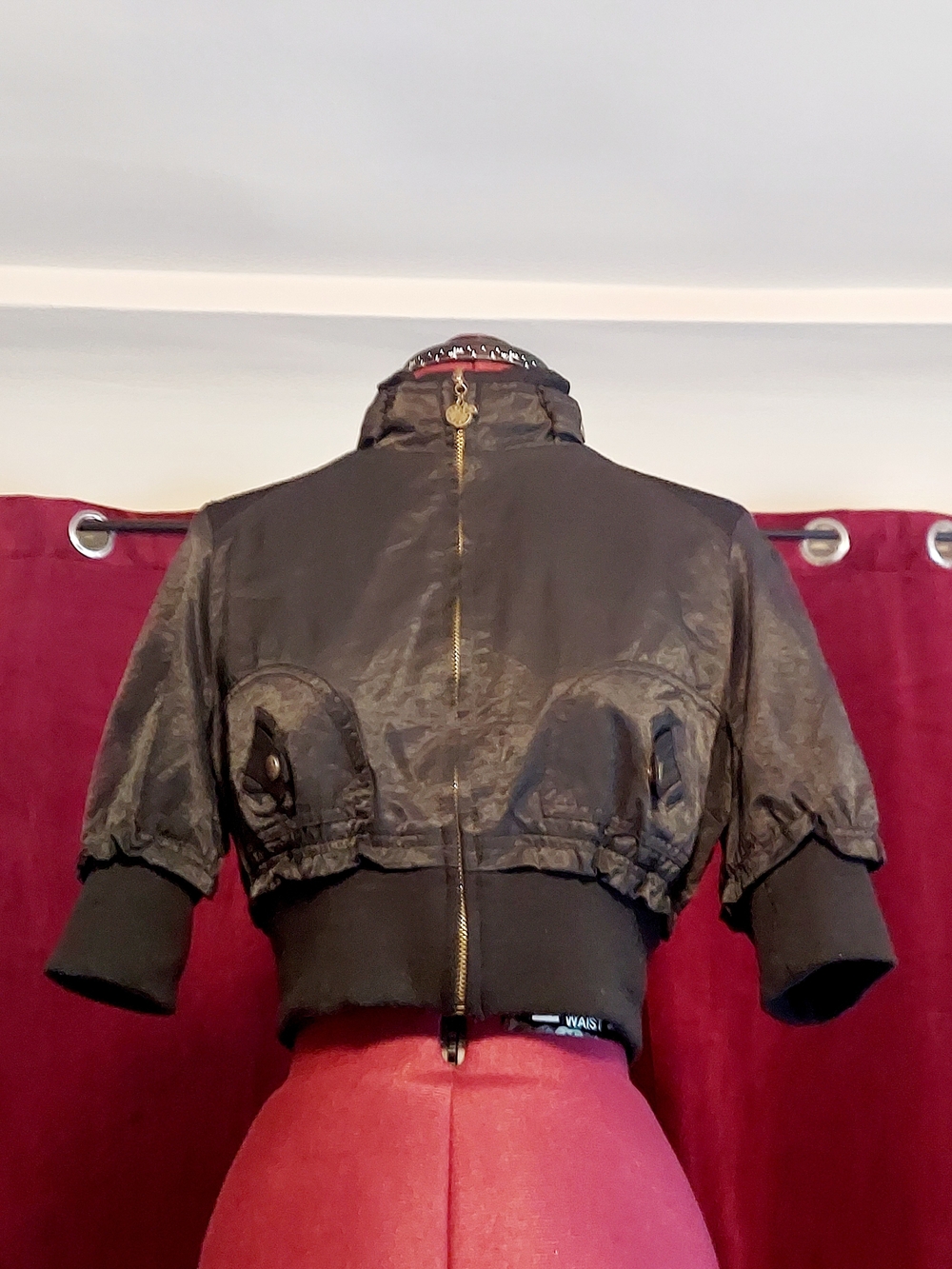 Y2K Vintage Black Cropped Bomber Jacket With Half Sleeves